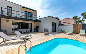 Home With Private Pool